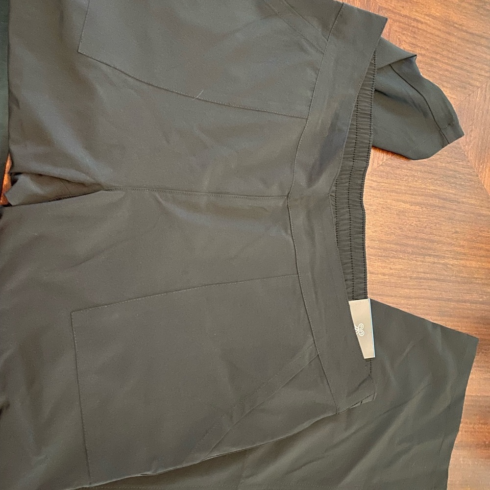 Rafalla crop lounge/travel pants - size large NWT